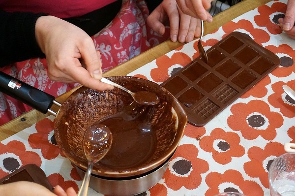 チョコレート研究所　カカオ豆から手作りチョコレートワークショップイベント